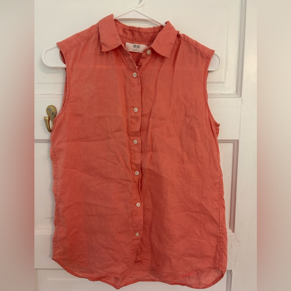 Uniqlo coral top | size small